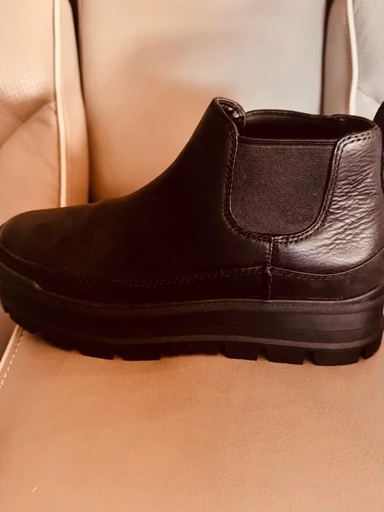 UGG Women's Black Platform Chelsea Boot