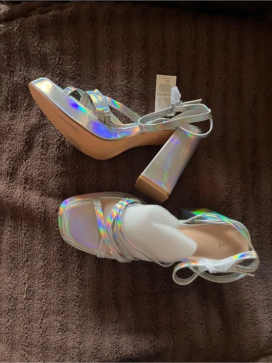 Holographic Strappy Platform Sandals - Silver