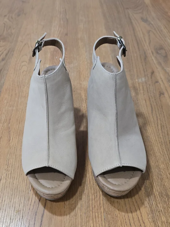 Kenneth Cole Reaction Taupe Cork Block Heel Sling Open Toe Platforms-Size 8.5
