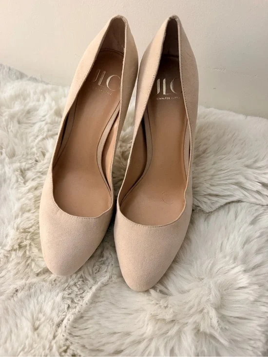 Jennifer Lopez Beige Suede Pointed-Toe Pumps