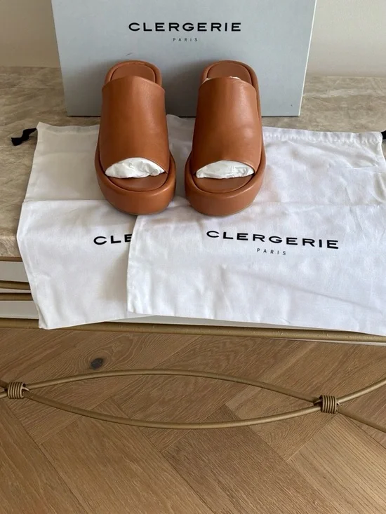 NIB Robert Clergerie Cognac Dodie or Dorice Leather Slide Mules sz 36 or US 6