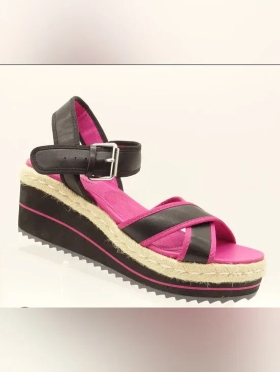 Sketchers Comfortable Memory Foam Ankle Strap Platform Sandals Size 9!