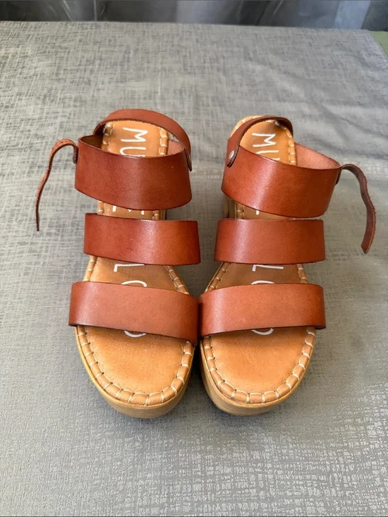 Musse & Cloud Tan Triple-Strap Platform Sandals
