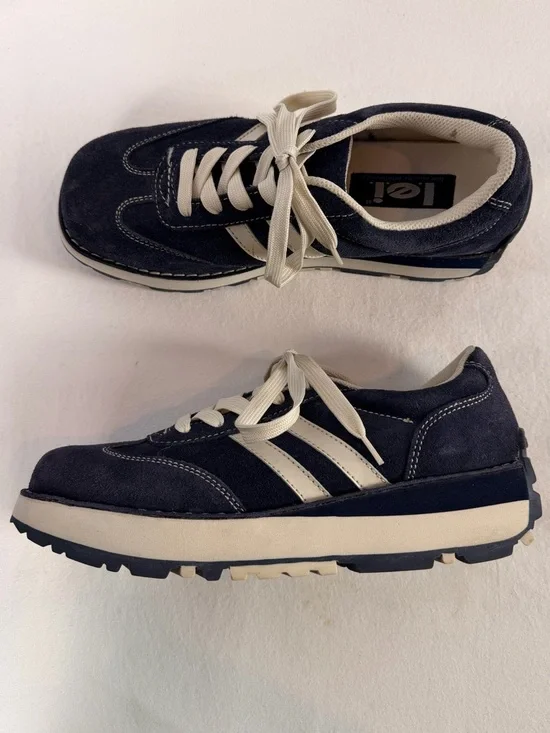Vintage Y2K‎ l.e.i. Katt Suede Platform Sneakers in Navy Blue & Off White 9.5