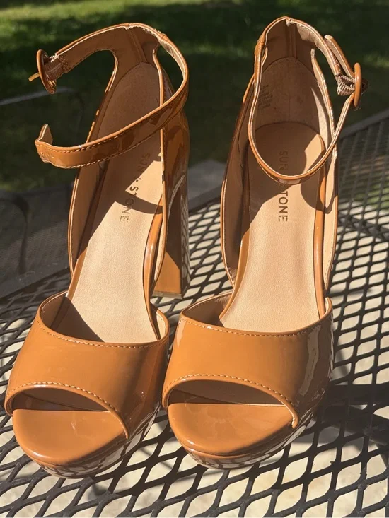 Sun + Stone Women's Caramel Patent Platform Block Heels