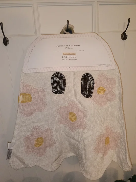 Cupcakes And Cashmere Bath Rug