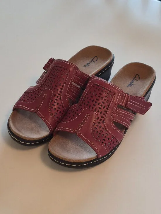 Clarks Women’s 8 Red Leather Wedge Slide Sandals Adjustable Comfort Shoes