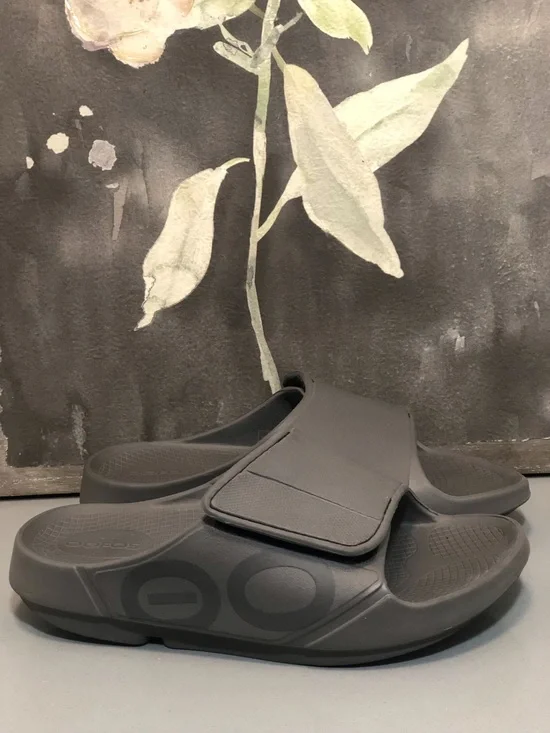 Oofos OOahh Slides sz 8