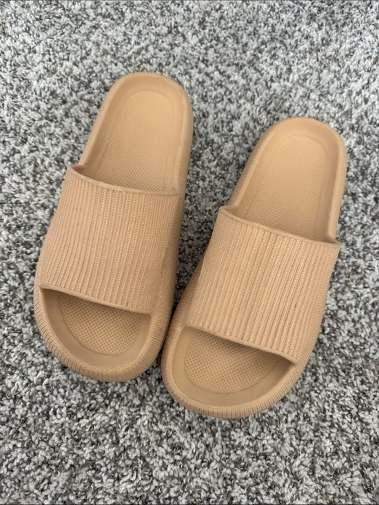 Cloud Slide Sandals in Tan – Easy-On Comfort