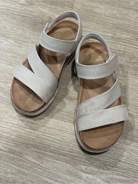 Women’s Beige Sketchers Sandals with adjustable straps