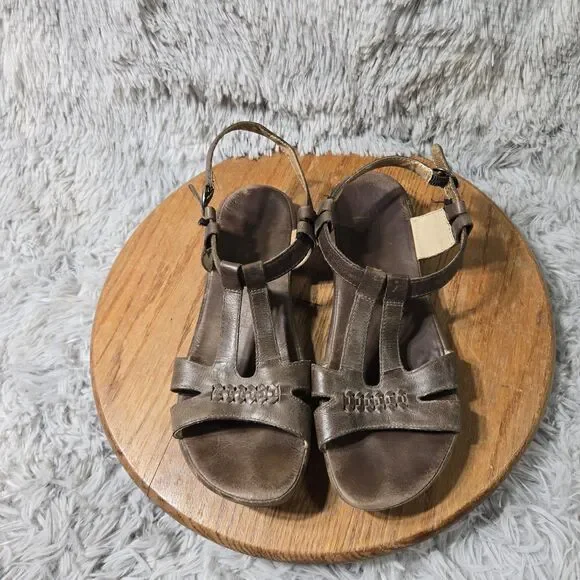 Keen Emerald City Strappy Sandals Womens 9.5 Brown Leather Outdoor Walking Shoes