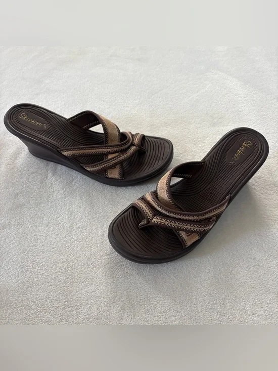 Y2K Skechers Brown Gold Strappy Sandal Wedges W10