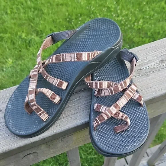 Chaco ZX/2 Classic Sandals Brown & Pink Strappy Vibram Sole – Size 9