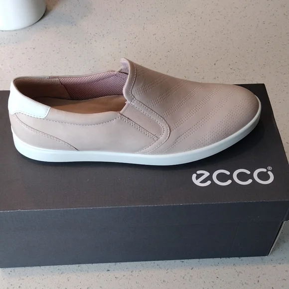 NWT Ecco Womens Size 10-10.5 EU 41 Aimee Rose Dust Leather Comfort Sport Slip On