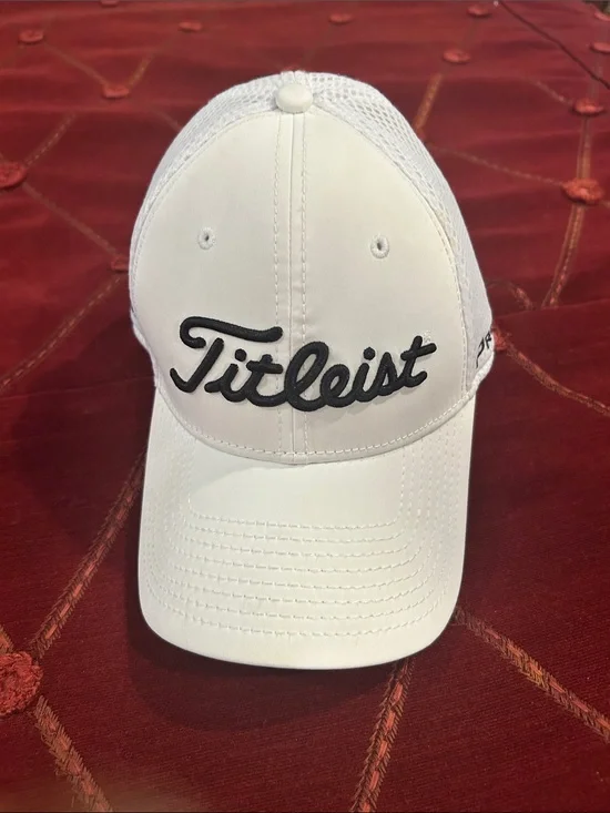 Youth Titleist White Navy Hat Excellent