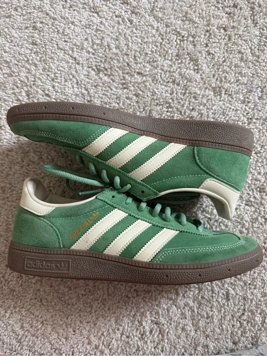 Adidas Handball Spezial Sneakers in Preloved Green