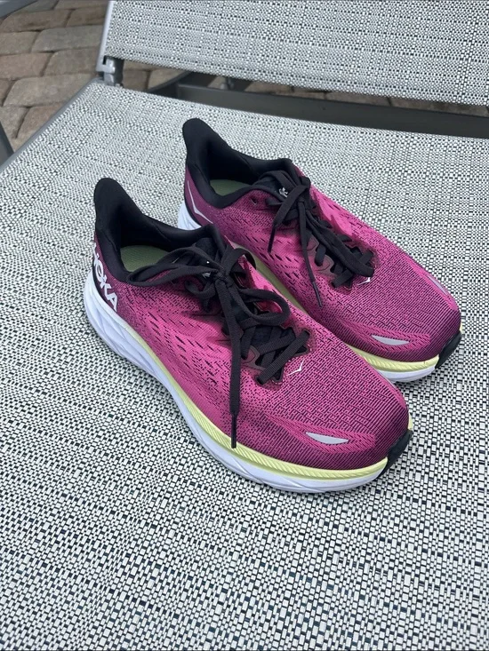 Hoka Clifton 8 Sneakers