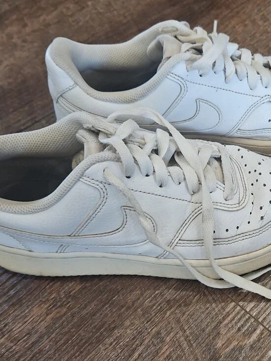 Nike Classic White Women's Low-Top Sneakers