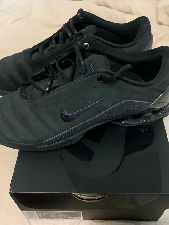 Nike Black Women S Total 90 Shox Magia Sneakers / Anthracite