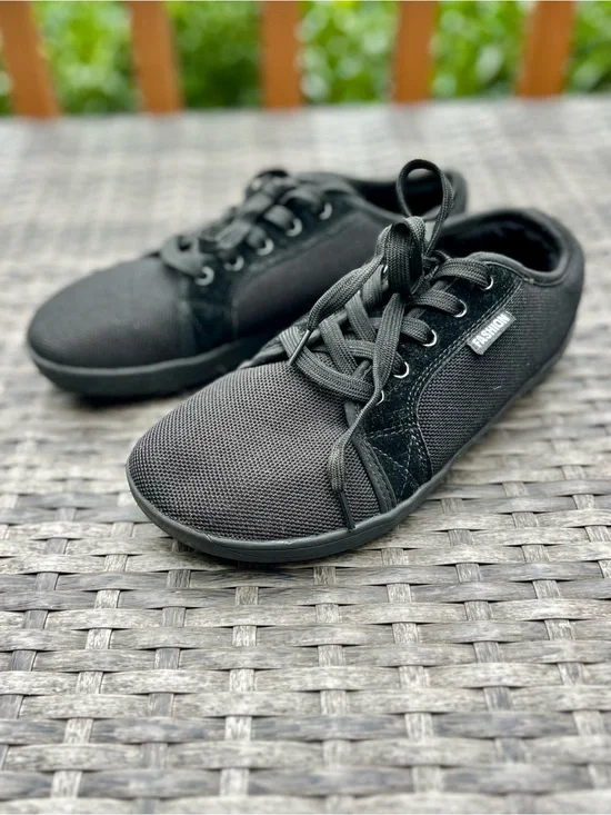 Women’s Black Casual Lace-Up Sneakers