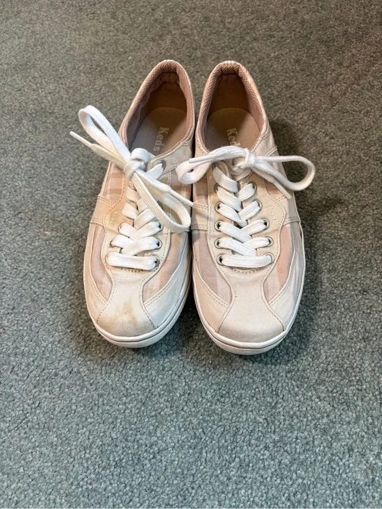 Keds Women's Low-Top Sneakers in Blush Pink and White