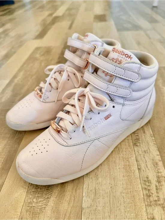 Reebok Freestyle Hi Muted Pale Pink High-Top Sneakers Women's 7