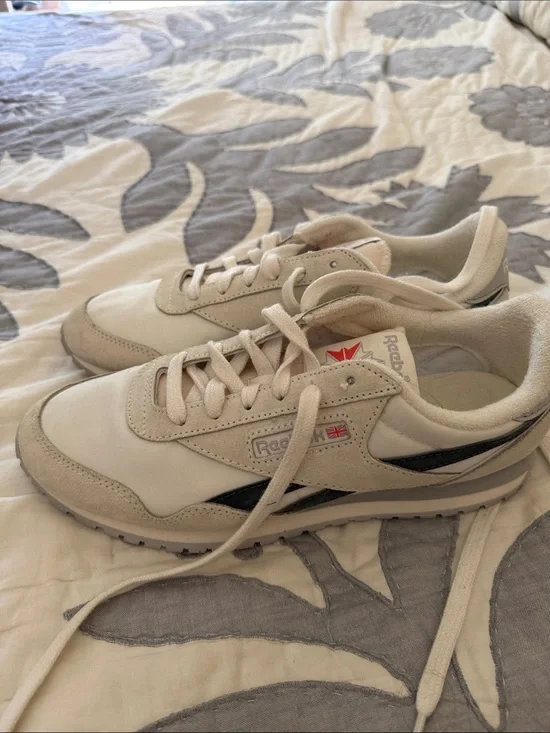 Reebok Retro Runner Sneakers in Cream and Navy