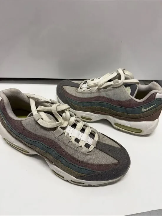 Nike Air Max 95 Neutral Gray, Olive & Mauve Wave Sneakers Size 7 LIKE NEW