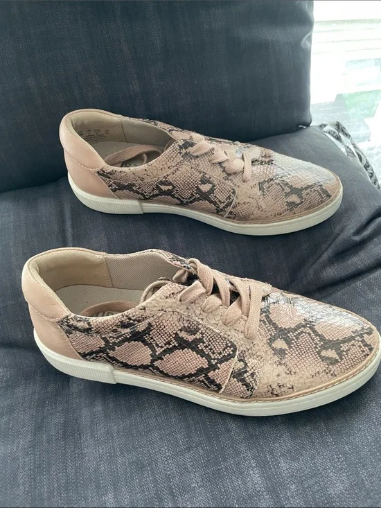 Naturalizer Leather Pink Snake-Print Lace-Up Sneakers