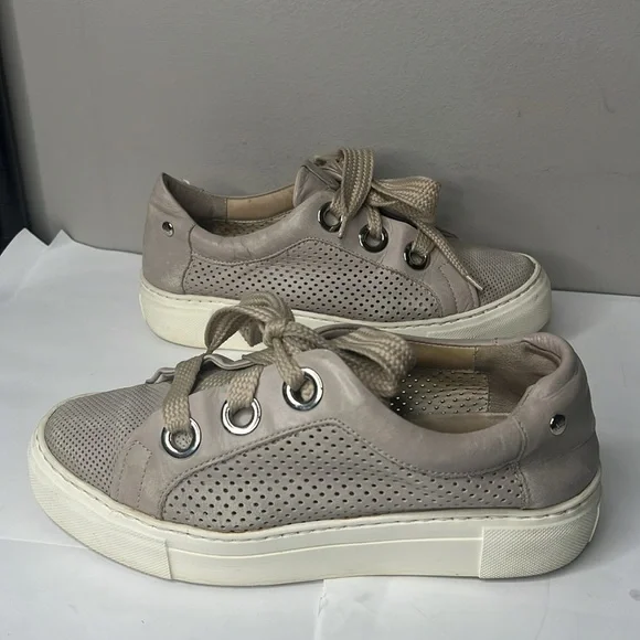 AGL Sz 37 US 7 Attilio Giusti Leombruni Perforated Platform Talc Leather Sneaker