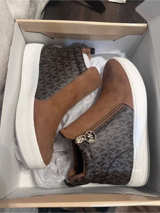 Michael Kors Tan & Brown Logo High-Top Sneakers