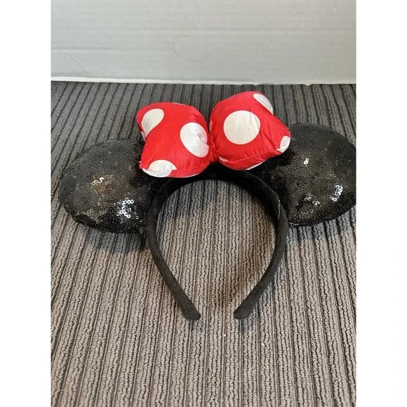 Disney Mickey And‎ Friends Minnie Mouse Red & White Polka Dot Bow Black Sequin