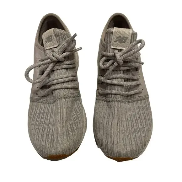 New Balance‎ woman’s sneakers size 6.5