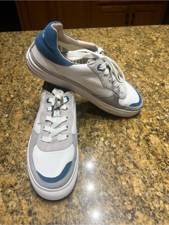 Taos Footwear Women's White and Blue Leather & Suede Sneakers