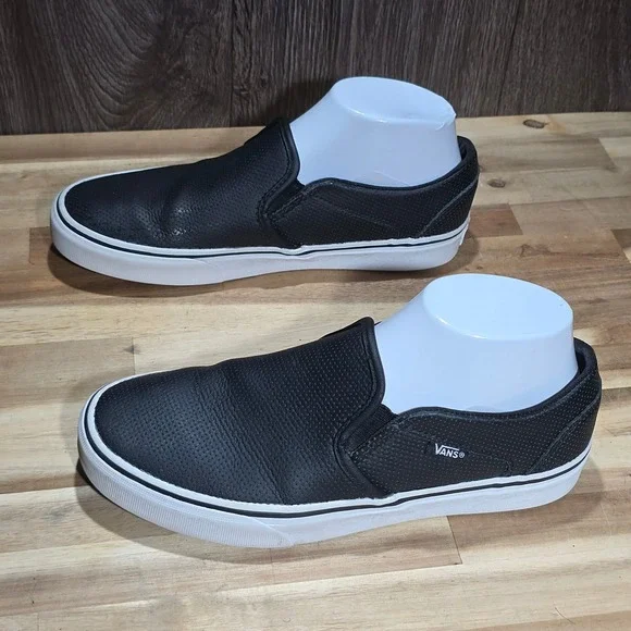 Vans Classic Perforated Leather Slip On Shoes‎ Women's 7.5 Black White