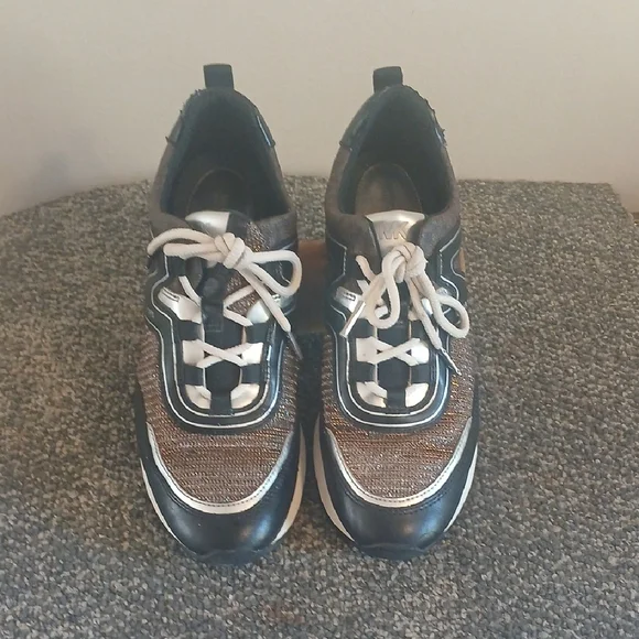 Michael Kors Womwns Soze 8 Sneakers in Black and Brown Glitter Bronze