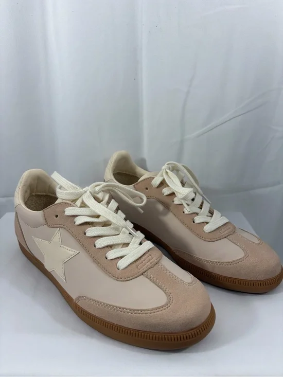 NWT Vintage Havana Women’s Size 10 Beige Star Accent Sneakers