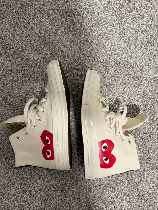 Converse Cream High-Top Sneakers with Red Heart Graphic Comme Des Garçons