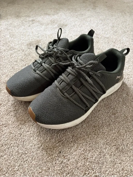 Puma Women's sneakers