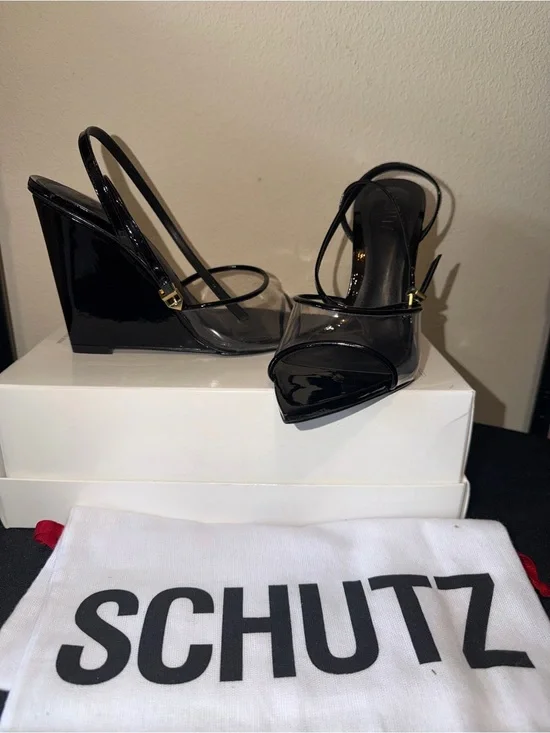 SCHUTZ ❤️‍🔥 “Elodie” Patent Wedge Slingback Peep-Toe Heels
