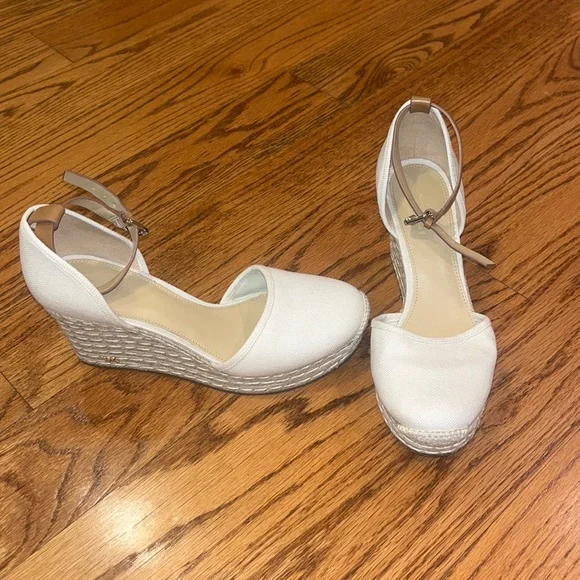 Michael Kors Woman’s Cream Wedges Size 9.5