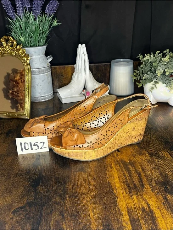 APT. 9 Tan Floral Cutout Cork Wedge Sandals Size 7.5