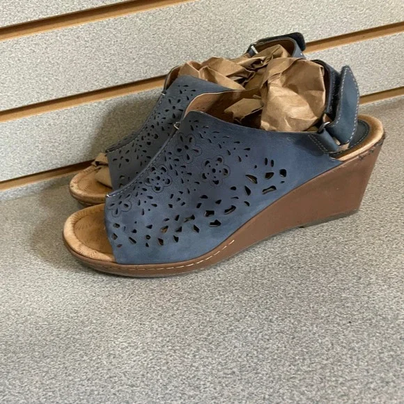 Montana Blue Laser Cut Wedge Sandals Women's Adjustable Slingback Shoes Sz 10‎ M