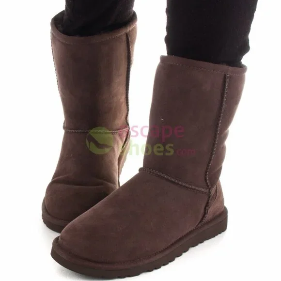 UGG Women's Chocolate‎ Brown Classic Short Suede Mid-Calf Winter Boots Size 7