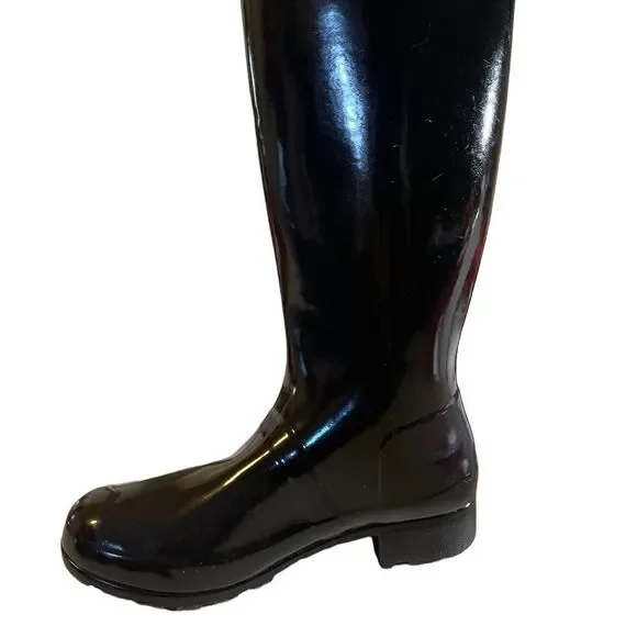 NWOT Hunter right  shoe black size US8