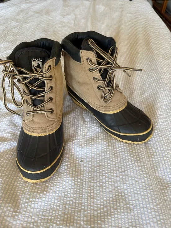 Rugged Winter Duck Boots in Tan and Black