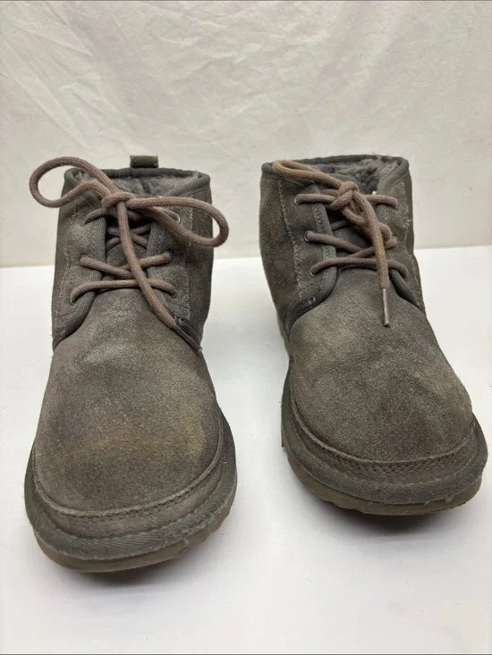 UGG Neumel boots women’s SZ 5, box 1G