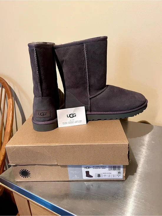 UGG Classic Short II Gray Boots NWT