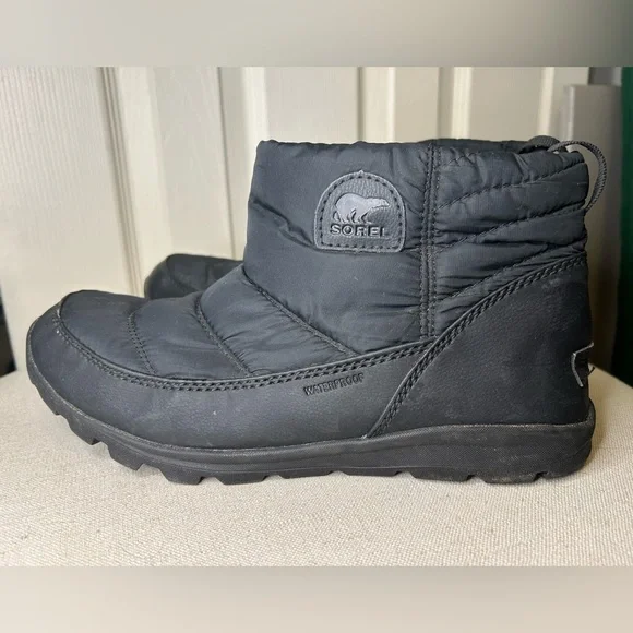 Sorel Women's Whitney Camp Waterproof Black Insulated Quilted Ankle Boots Sz 10