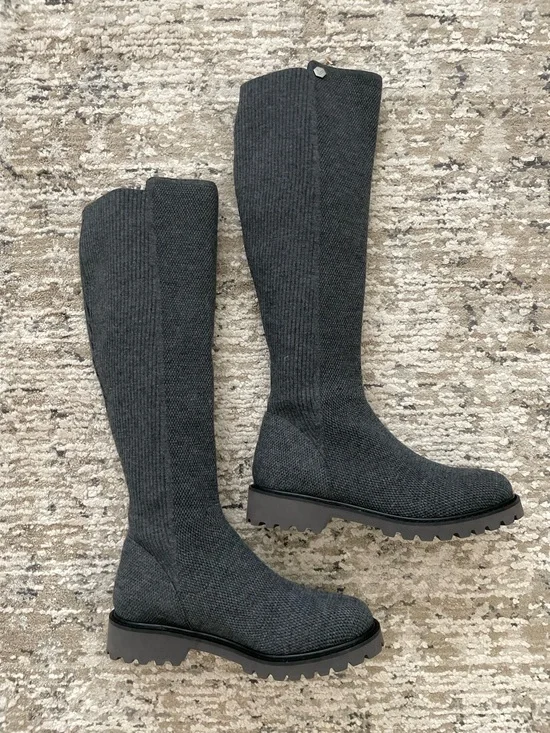 Vivaia Filipa Knee High Boots Chunky Lug Size 7 Gray Water Repellent Stretchy